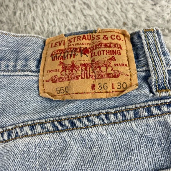 Levi's 550 Jeans Mens 36x30 Relaxed Fit Light Wash Denim Pants - Picture 11 of 13